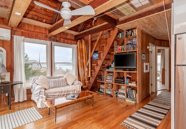 Photo - 324 Gerard Dr