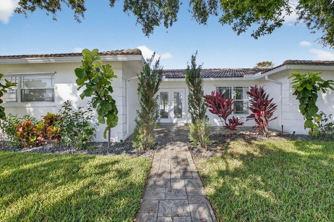 Photo - 1010 SW 2nd St