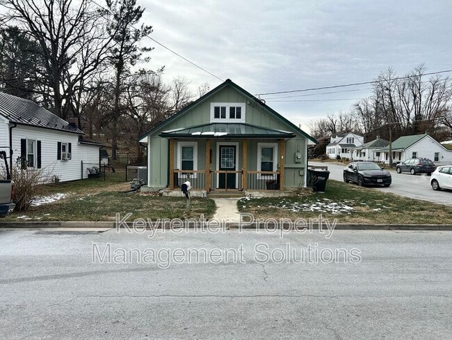 Building Photo - 2312 Poplar St