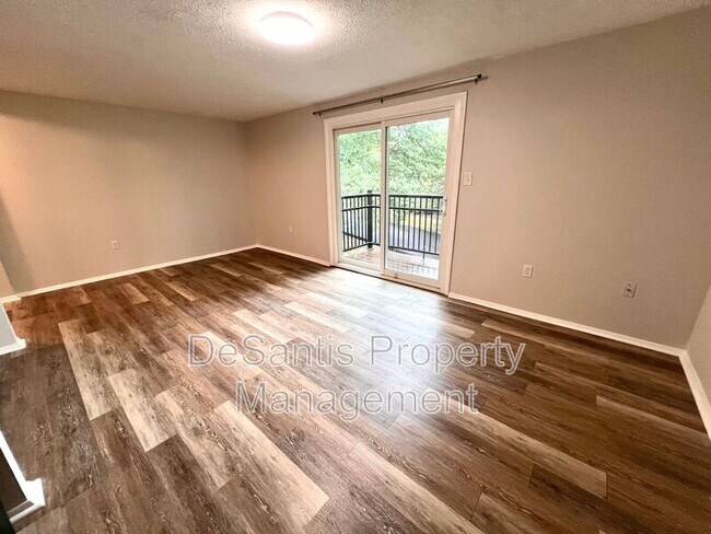 Photo - 6221 Patrick Henry Dr