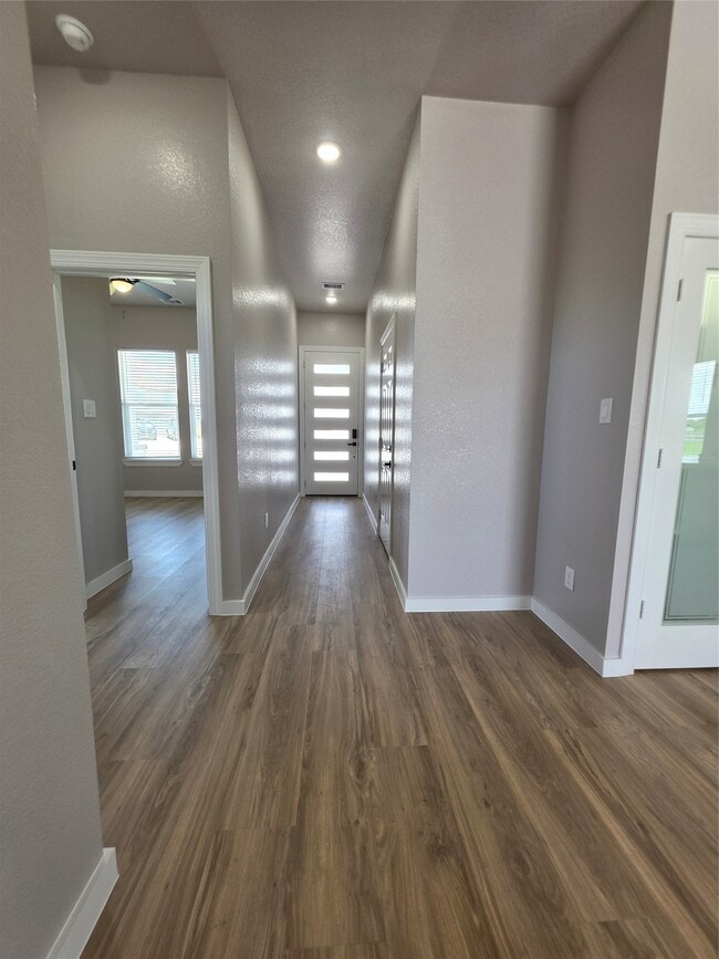 Photo - 727 Rd 5714