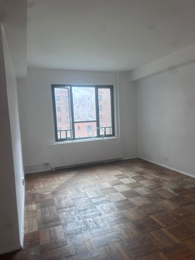 1641 Metropolitan Ave