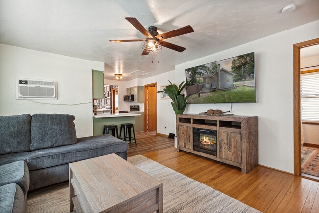 Photo - 240 Koshkonong Dr