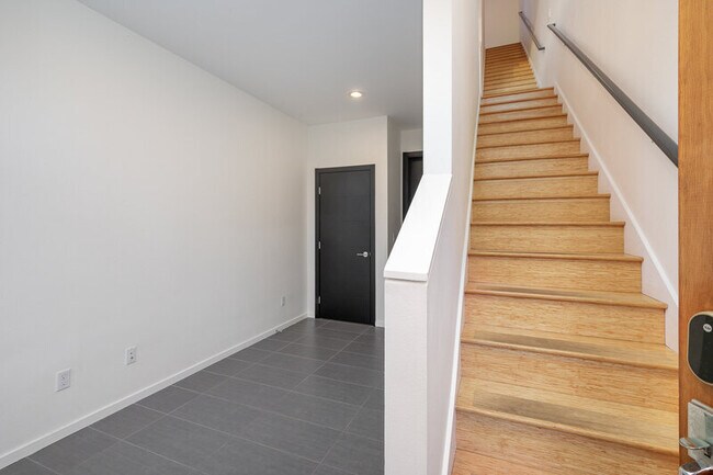 206 22nd Ave