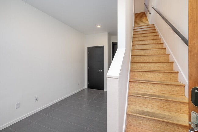 Photo - 206 22nd Ave