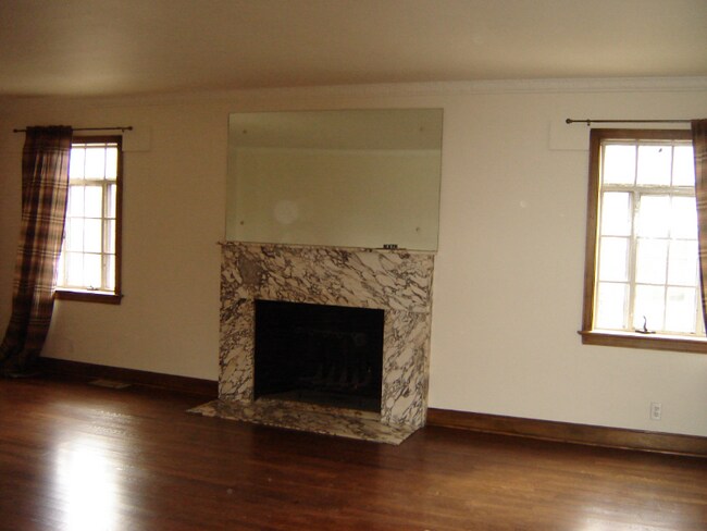 Photo - 1960 Suffolk Rd