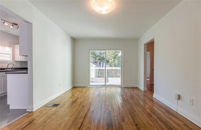 Photo - 2946 Pannell St