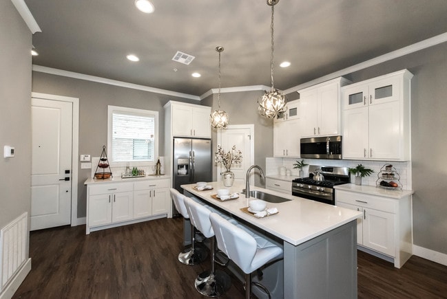 Photo - 523 Brownstones