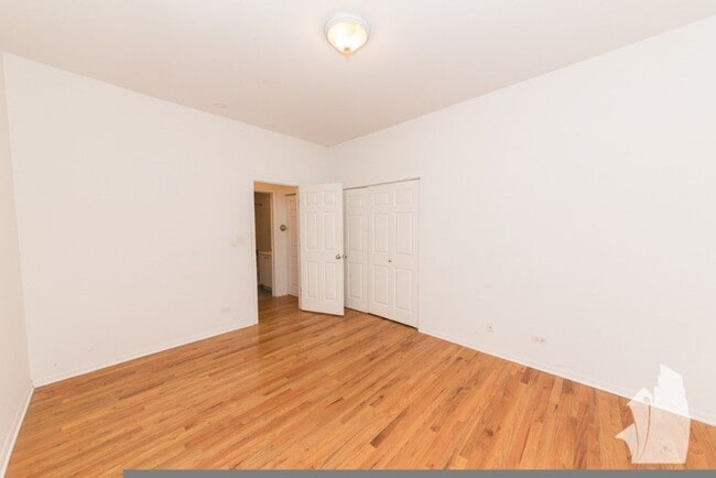 Photo - 1022 N Damen Ave