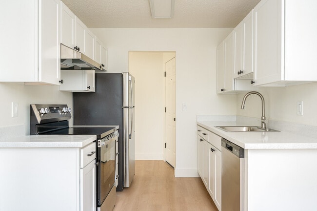 Building Photo - SAGEWOOD ESTATES