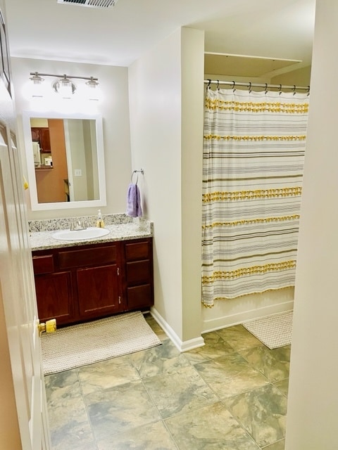 Baño con bañera de jardín - 2700 Pine Tree Rd NE Unidad 1214