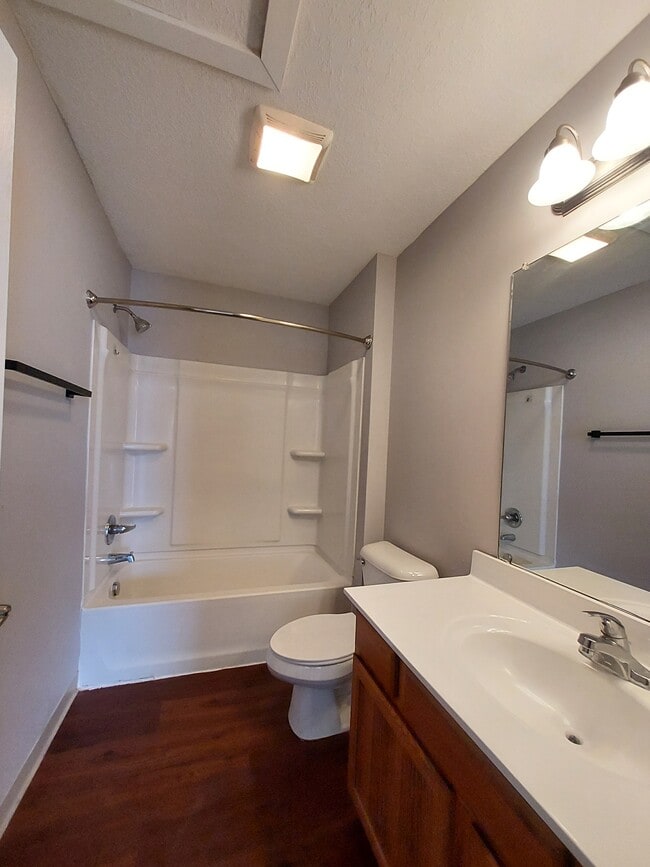 Photo - 179 S 6th St Unidad D