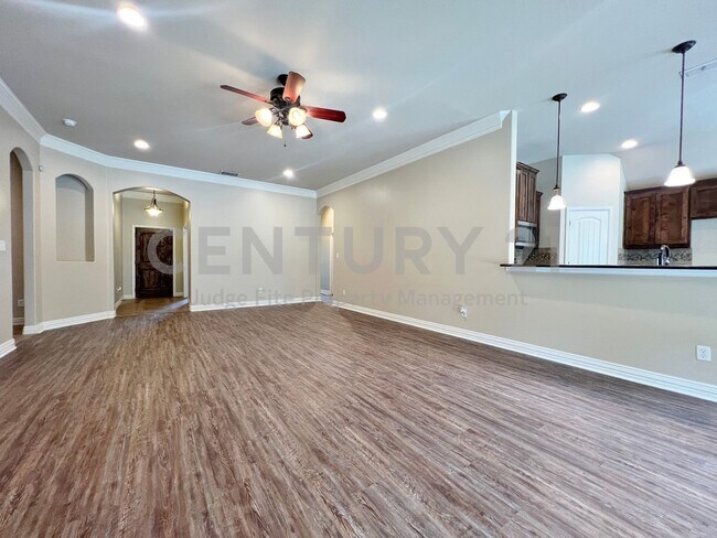 Photo - Nice Southwestern Style 4/2/2 In Willow Pa...