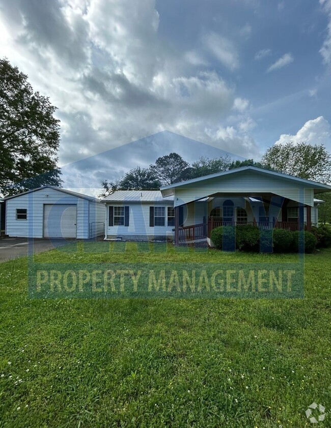 Building Photo - Three bedroom, single level home in Old Fo...