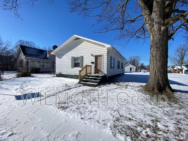 Building Photo - 2103 Arrow Ave Rental