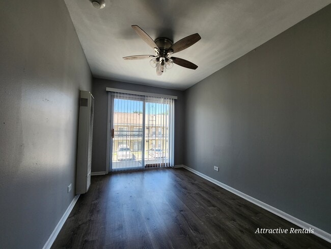 Photo - 3351 Commercial Ave