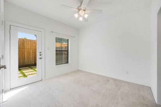1146 Hempstead Villa Ln