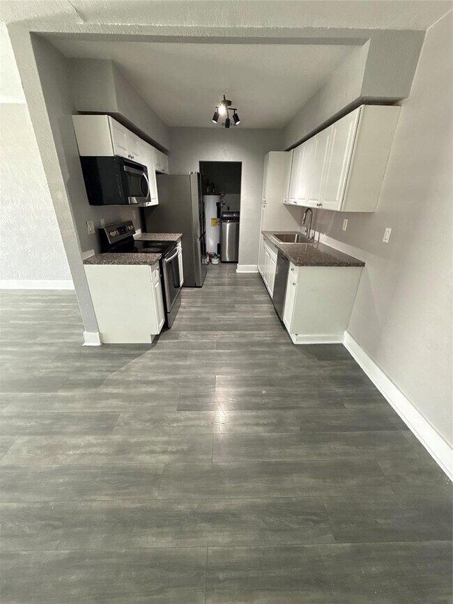 Photo - 3 bedroom in Miami Gardens FL 33054