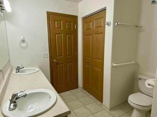 Photo - 1427 Garay St