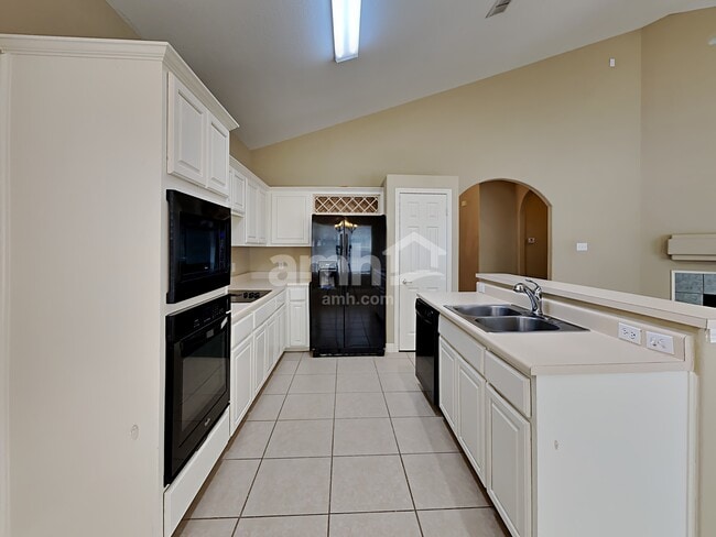 Photo - 14 Sweetwood