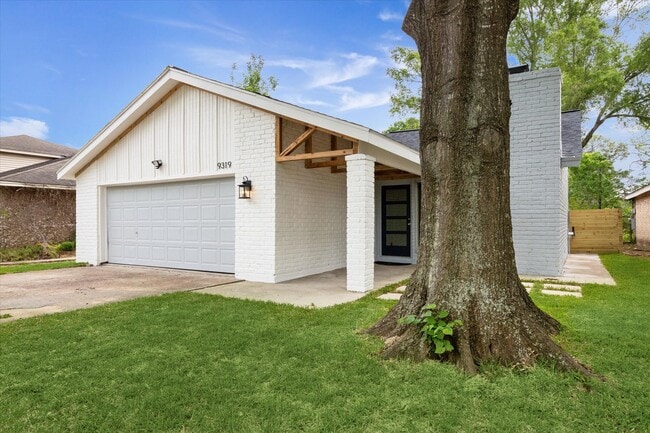 Photo - 9319 Carousel Ln