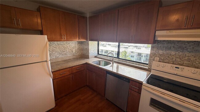 17021 N Bay Rd Unit 914
