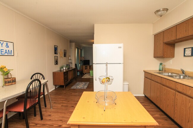 Photo - 1025 N Jefferson St