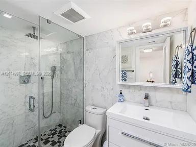Photo - 2625 Collins Ave Unit 212