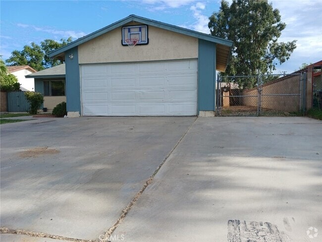 Building Photo - 336 E Ave J 13 Rental