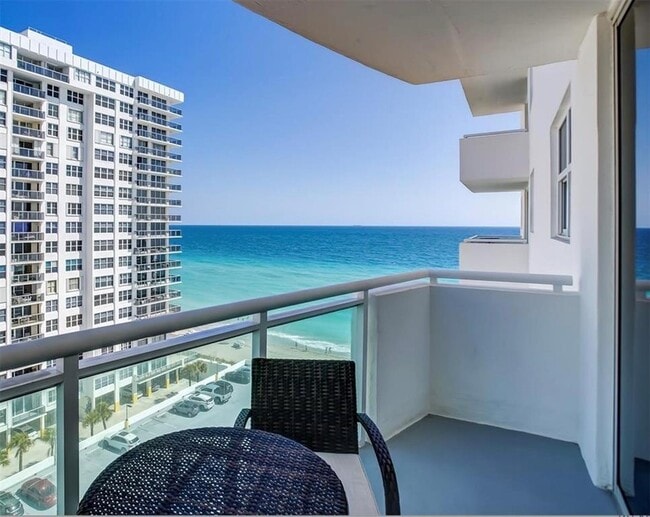 Building Photo - 3001 S Ocean Dr Unit 1007 Rental