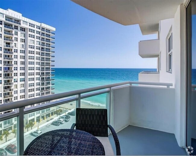 Building Photo - 3001 S Ocean Dr Unit 1007 Rental