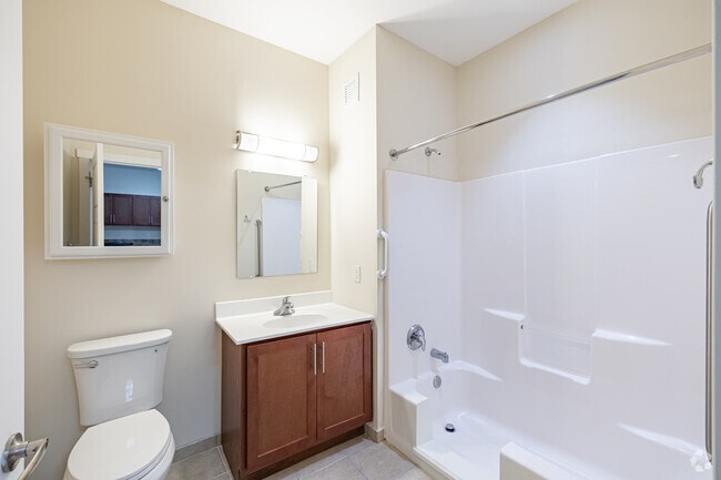 2BR, 2BA - 1,250SF - Bathroom