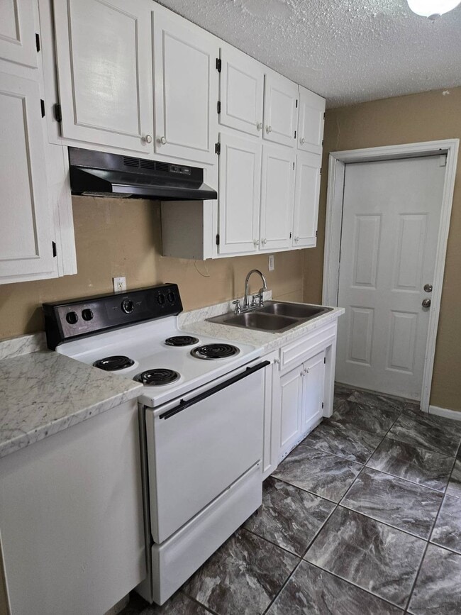 Photo - 1222 Coleman St