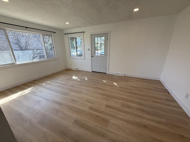 Photo - 4713 Diana Dr