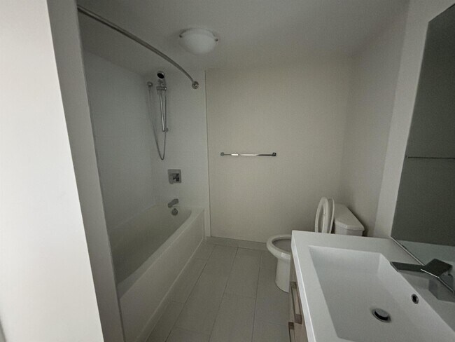 Photo - 5633-5633 Fenwick St Unit 1403