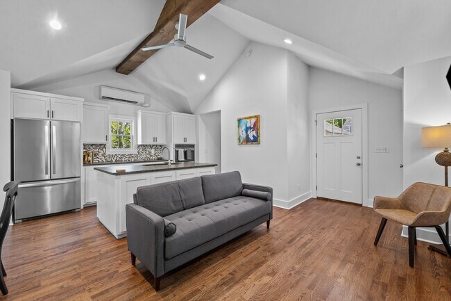 Photo - 724 Walnut Ave