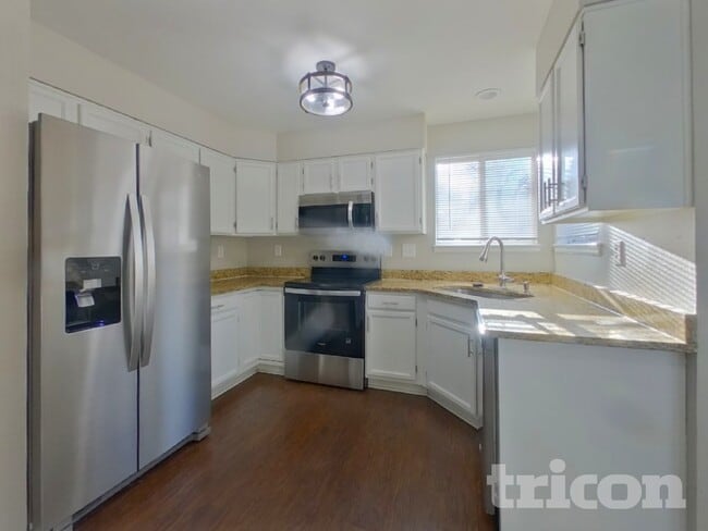 Photo - 1448 Sunnyside St