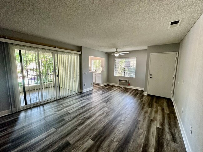 Building Photo - Embrace Luxury and Style in this Stunning ... Unit 16 Rental