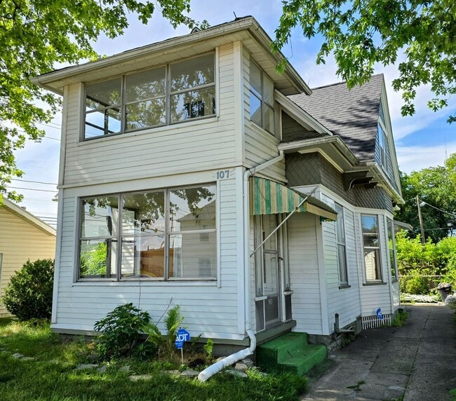 Building Photo - 107 W Fairview Ave Unit 107A