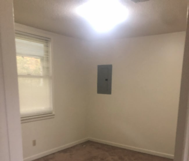 Photo - 9527 W Main St