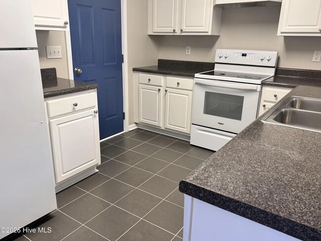 Photo - 3 Bedroom & 2.5 Bathroom Townhouse