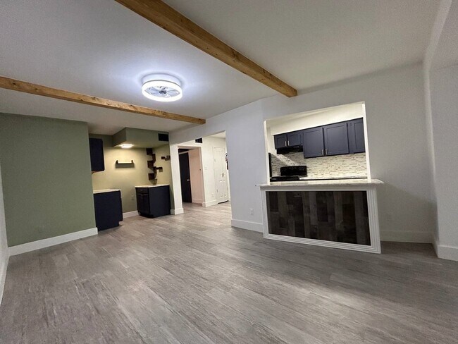 Photo - 1010 S Wayside Dr