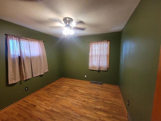 Photo - 1544 2nd Ave SW