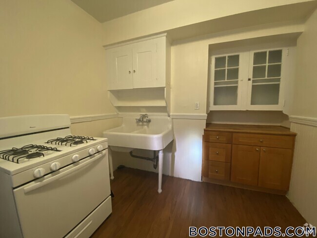 Building Photo - 885 Massachusetts Ave Unit 07 Rental