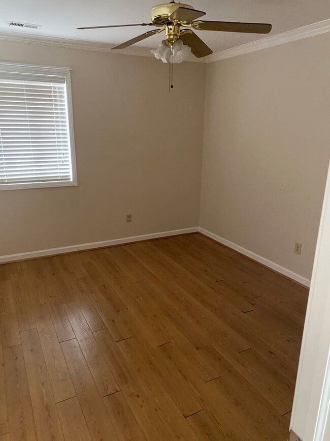 Photo - 205 Patio Pl