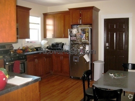 Building Photo - 364 Highland Ave Unit 2 Rental