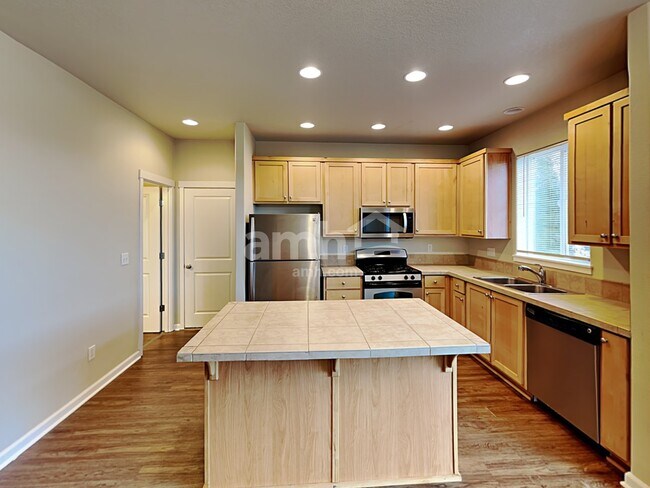 Photo - 1292 Alpine Lakes St SE