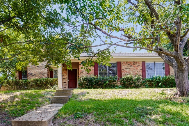 Photo - 1741 Crystal Way