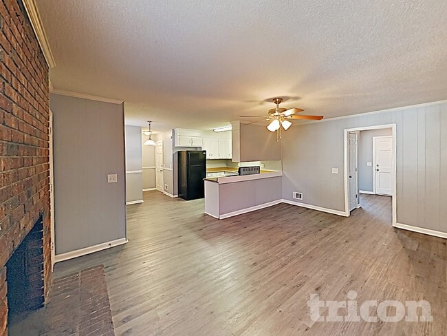 Photo - 3213 Woodsen Cir