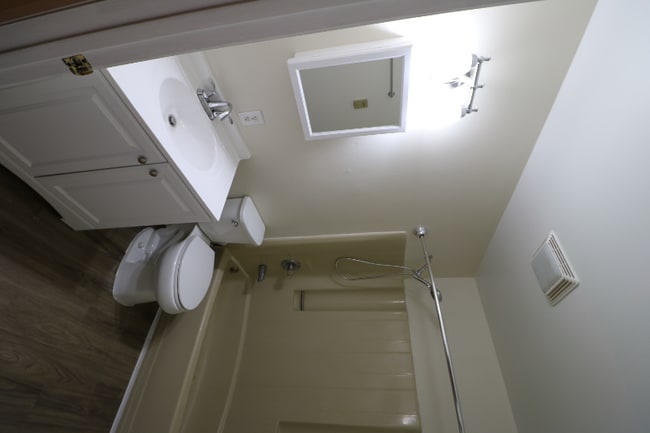 Photo - 2 Waldron Ln